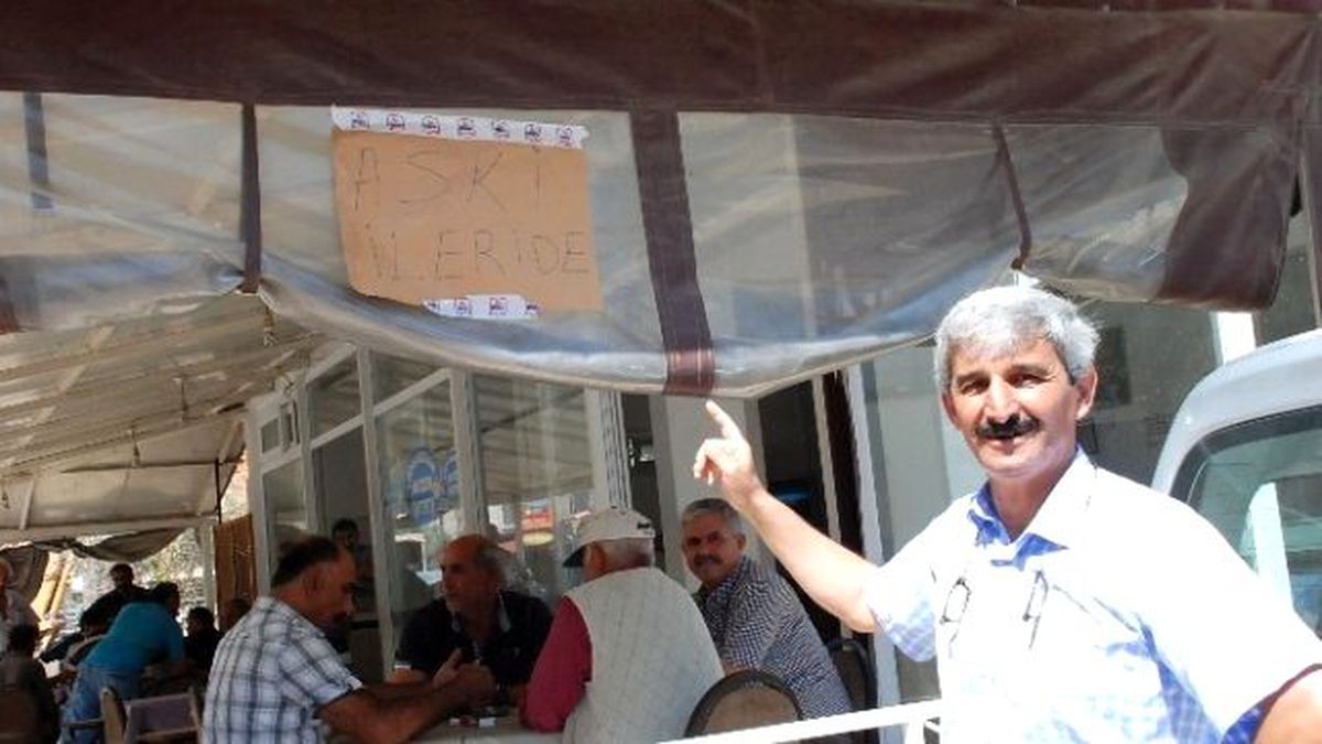ASKİ\'nin Yer Tabelası Olmayınca Çareyi Kahveci Buldu