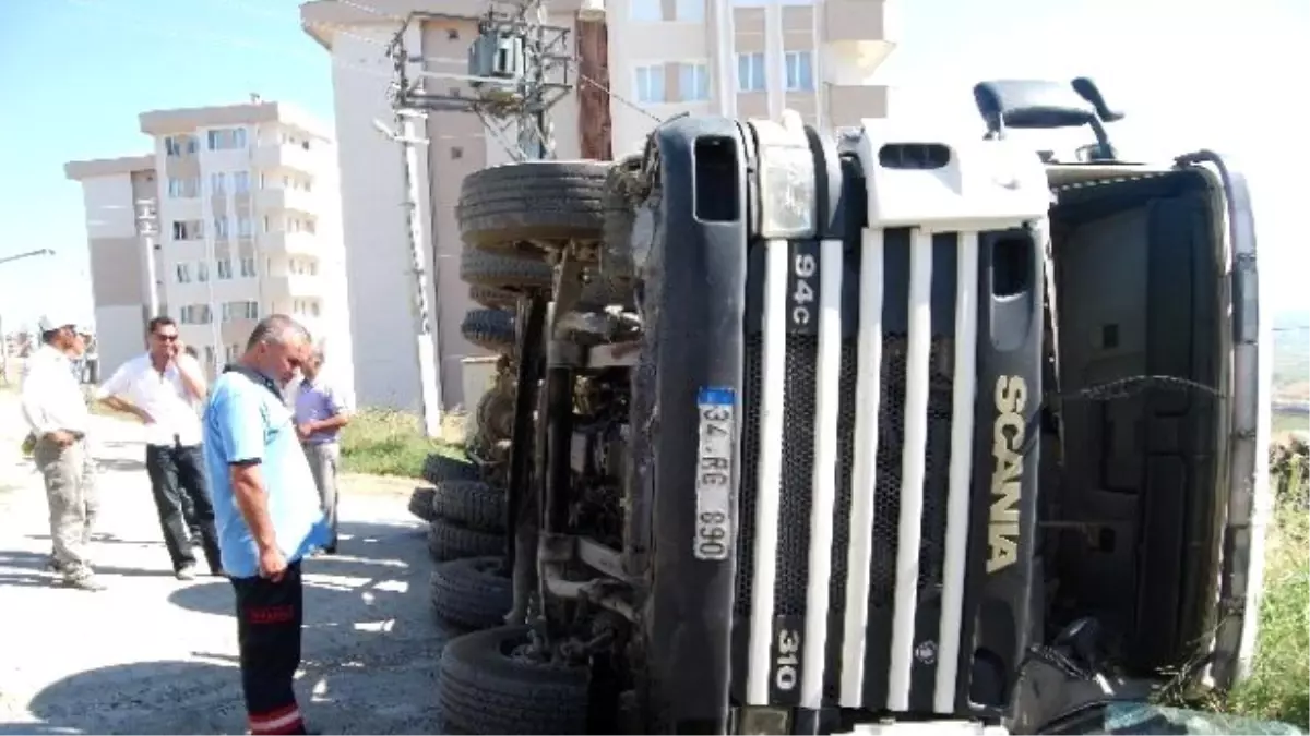 Beton Mikseri Devrildi: 1 Yaralı