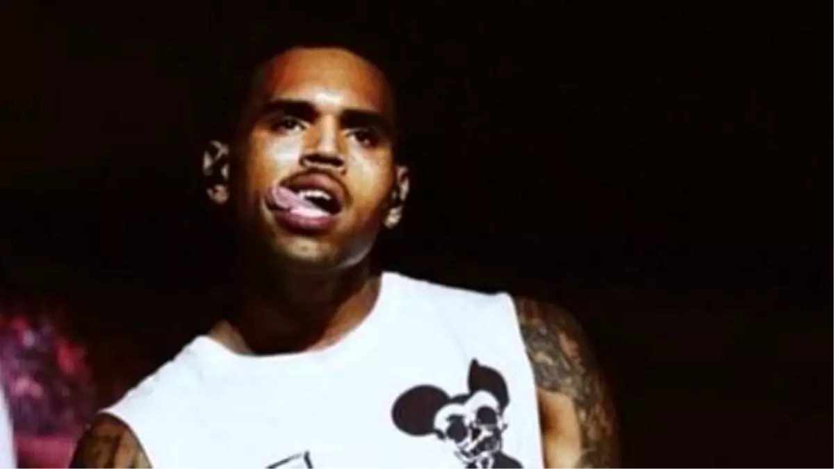 Chris Brown \'Doesn\'t Know\' Why He\'s Stuck İn The Phillipines