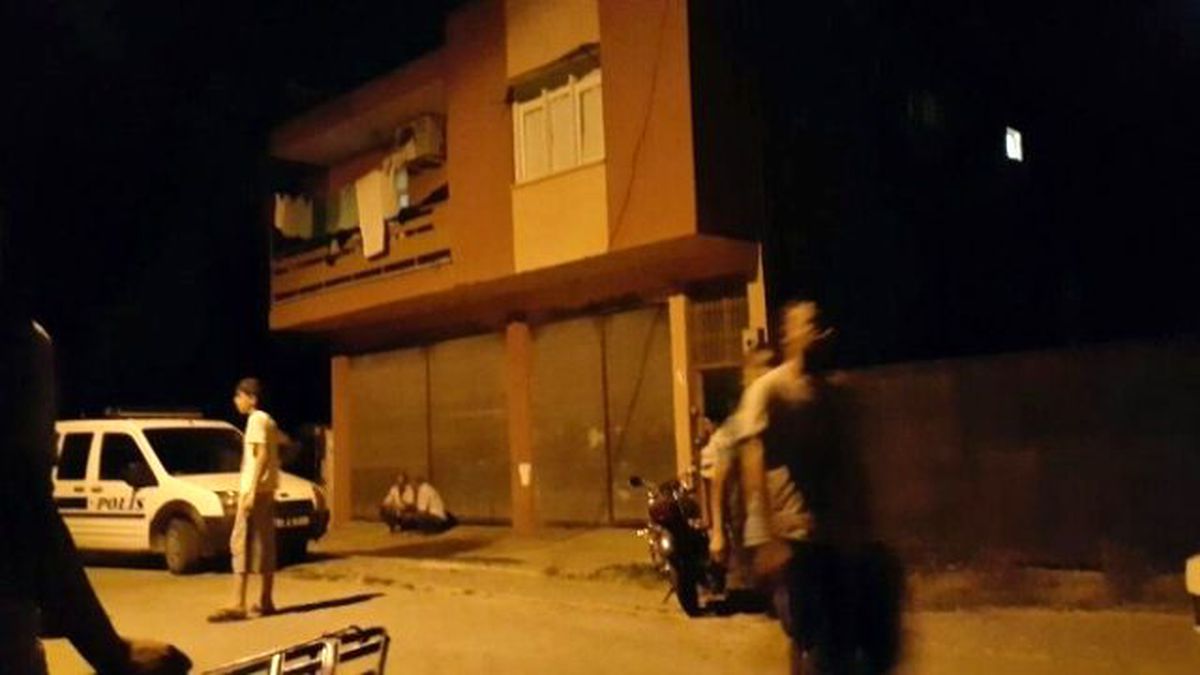 Cinnet Geçirip Önce Babasını Sonra Kardeşini Vurdu