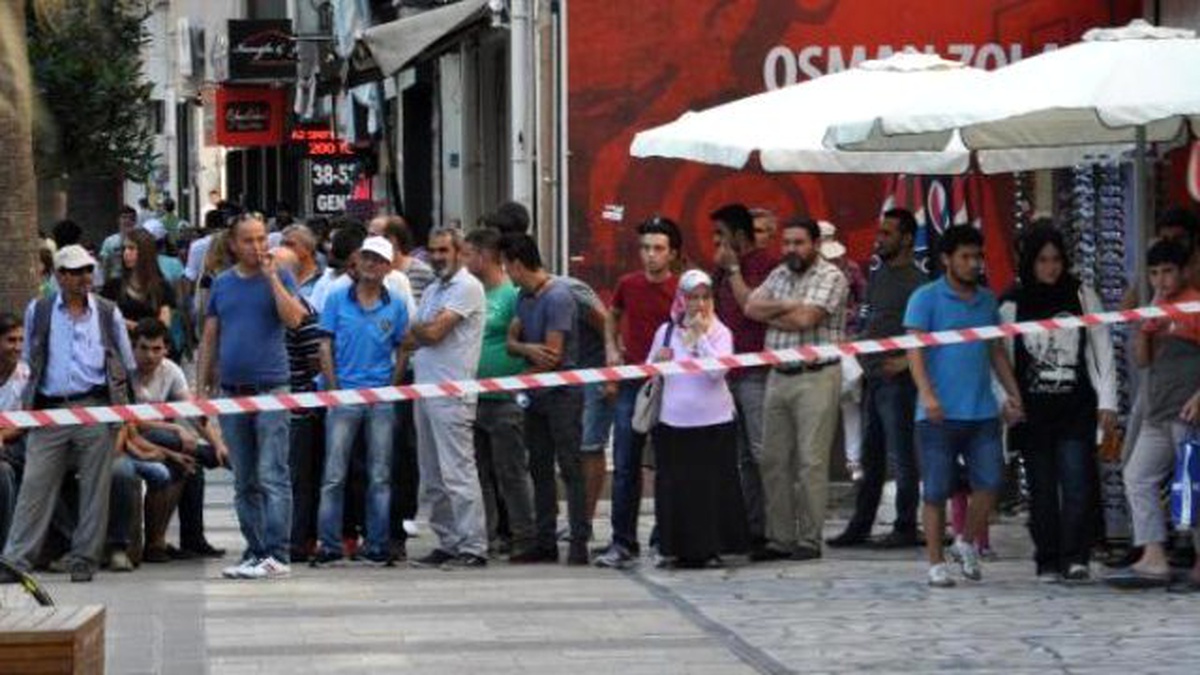 Denizli\'nin En İşlek Yerine Bırakılan Şüpheli Poşet Korkuttu