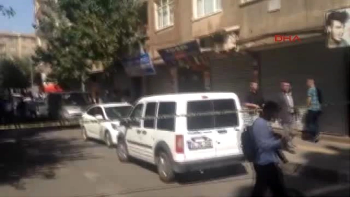 Diyarbakır\'da Hain Saldırı Sonrası Polis, PKK\'lı Avına Çıktı