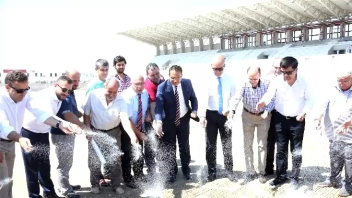 Doğanlar Stadı\'na Metin Oktay Heykeli Dikilecek