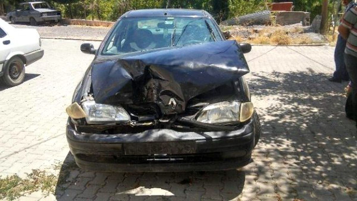 Gerger\'de Trafik Kazası