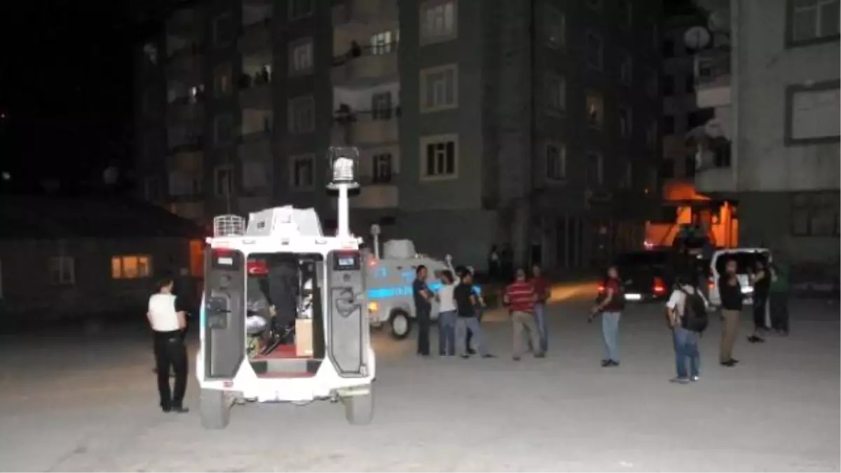 Hakkari\'de IŞİD Paniği! Polis Sabaha Kadar Nöbet Tuttu