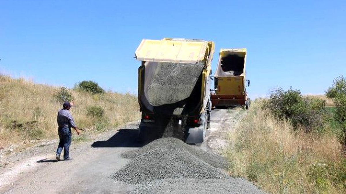 İmranlı İlçesinde Altyapı Çalışmaları Devam Ediyor