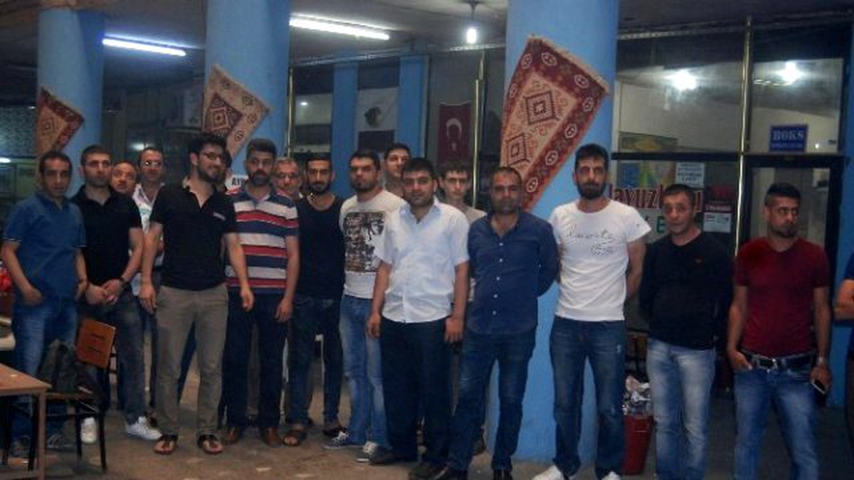 İş Merkezinin Yıkımı Esnafları Mağdur Ediyor