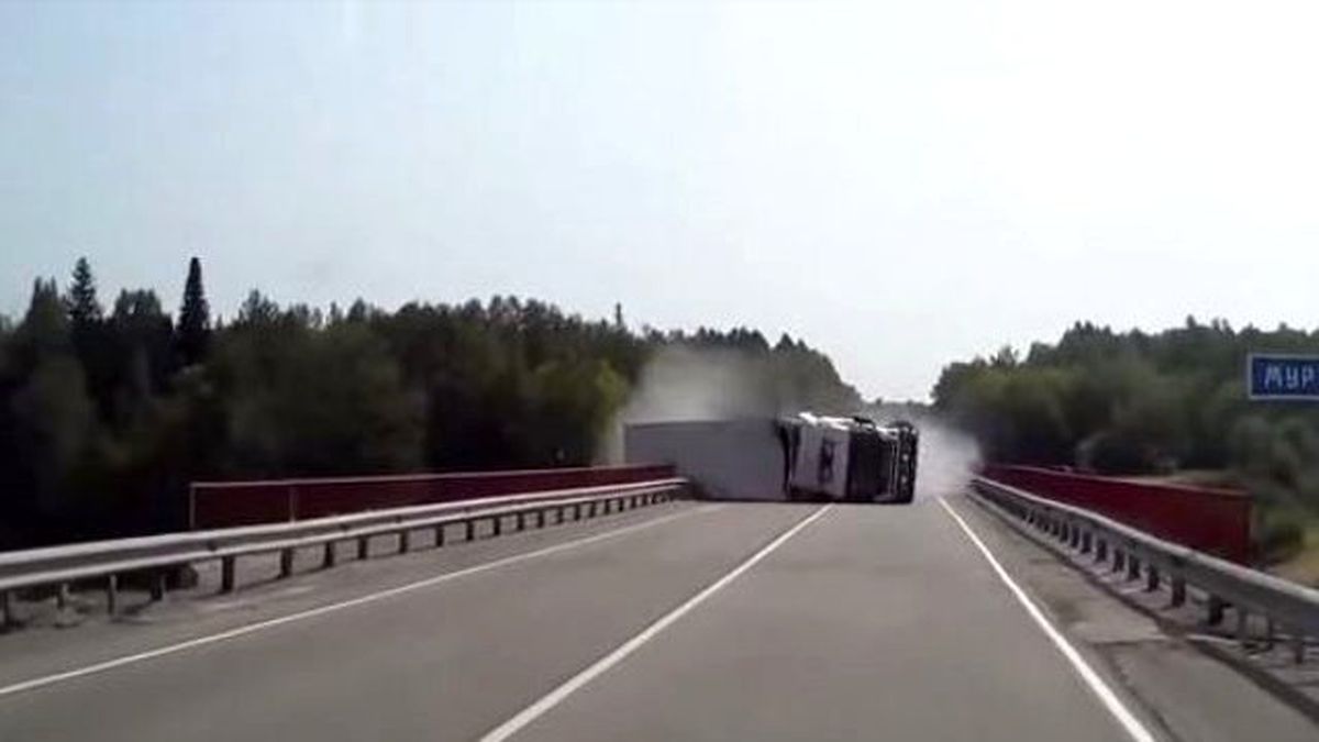 Korkunç Kaza Anbean Kameraya Takıldı!