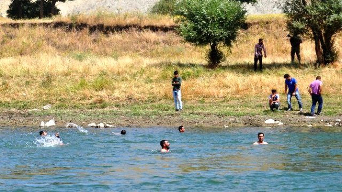 Muş\'ta Nehre Giren Genç Kayboldu