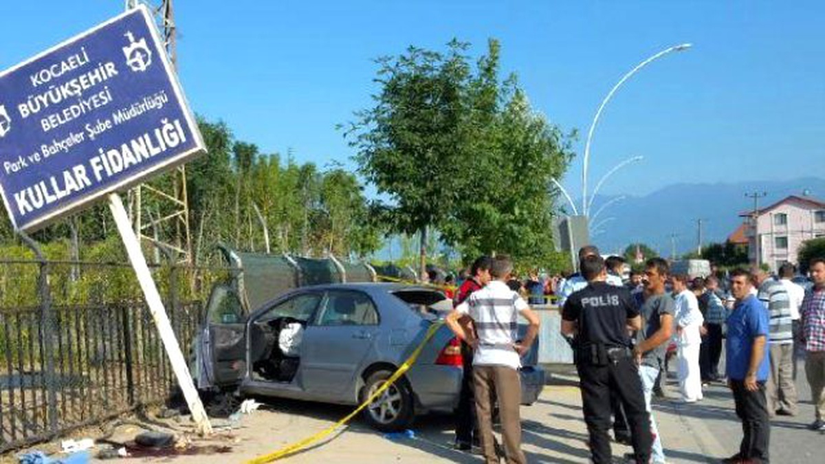 Otomobil Kamyonla Çarpıştı: 1 Ölü, 1 Yaralı