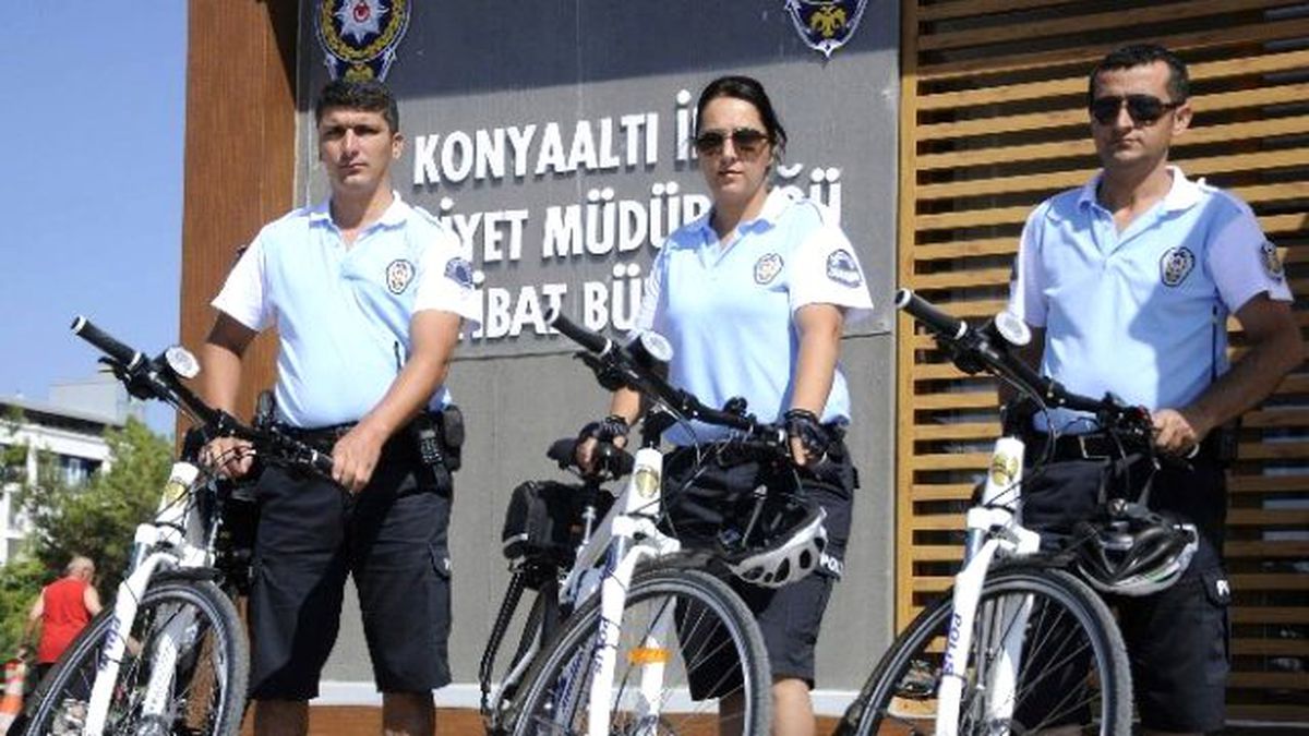 Antalya\'da Martı Polisler Görevde