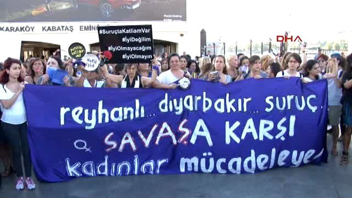 Saldırıyı Tencere, Tava ve Düdük Çalıp Protesto Ettiler