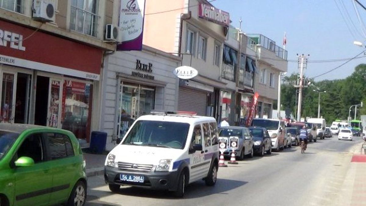 Şüpheli Çanta Polis Ekiplerini Harekete Geçirdi