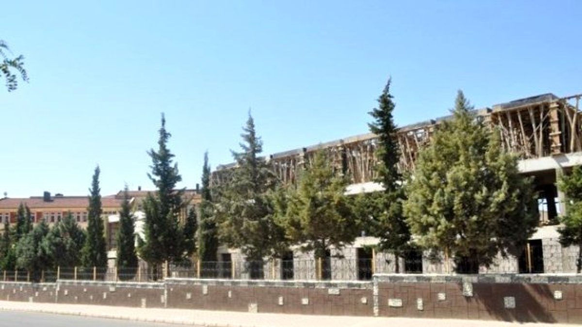 Vali Tapsız, Okul ve Yurt İnşaatı İncelemelerine Devam Ediyor