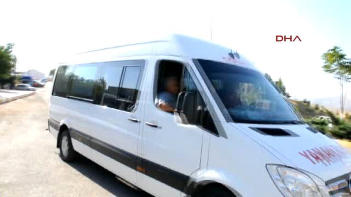 Adıyaman - Besni\'de Minibüsçülerin Yolcu Kavgası: 2 Yaralı