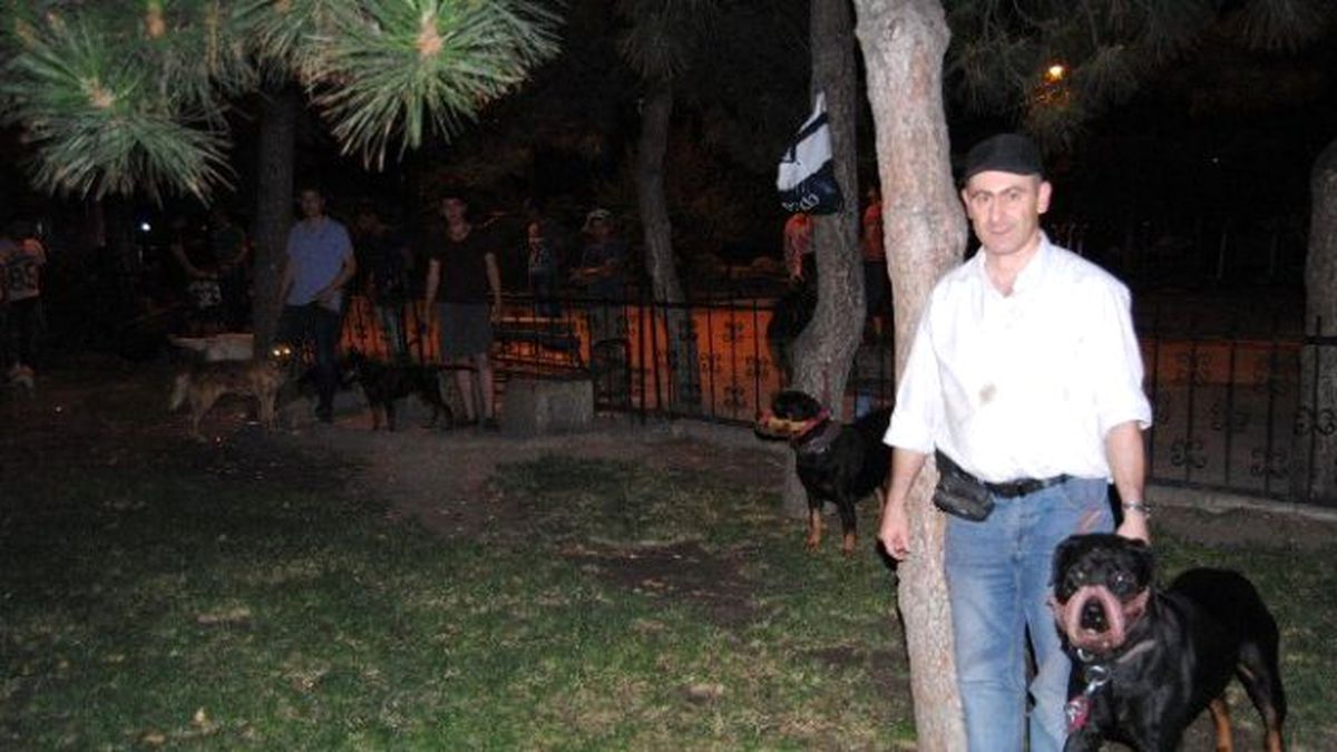 Afyonkarahisar\'da Hayvanseverler Yeşil Parkın Hayvanları İçin Düzenlenmesini İstedi