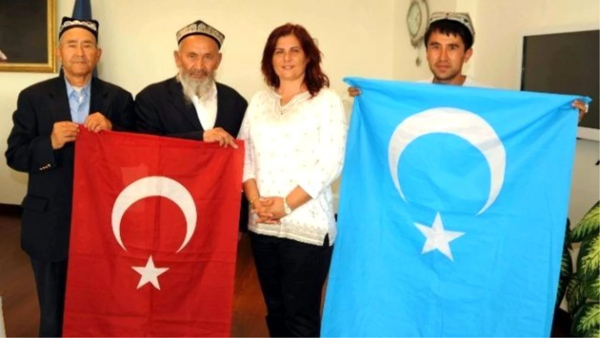 Başkan Çerçioğlu Uygur Türklerine Sahip Çıktı