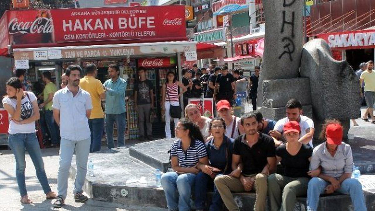 Başkent\'te Dhkp-C Operasyonu Protestosunda Arbede