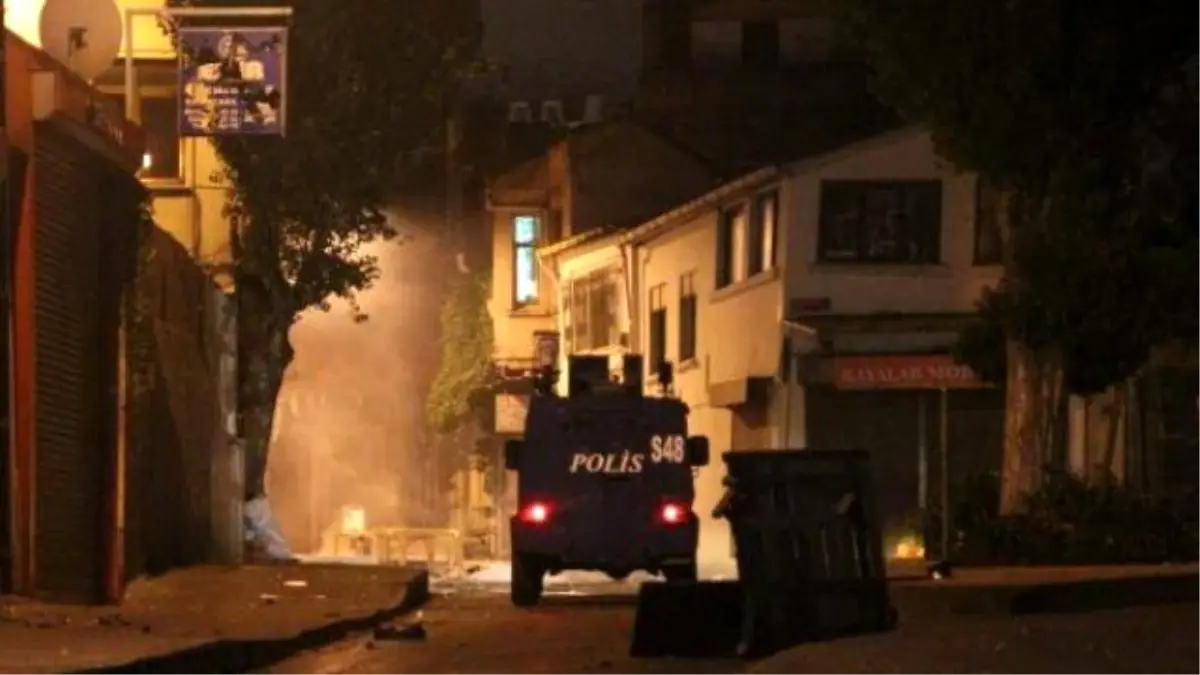İstanbul'da Gergin Gece! Beyoğlu Sabah Kadar Uyumadı