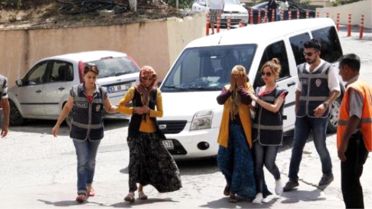 Canlı Bomba\' Diye İhbar Kadınlar, Hırsızlıktan Gözaltına Alındı