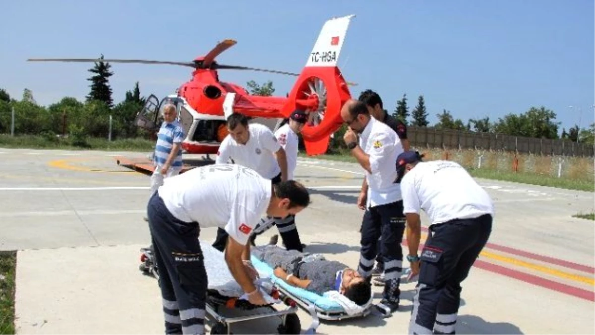 Çatıdan Düşen Genç Ambulans Helikopterle Hastaneye Kaldırıldı