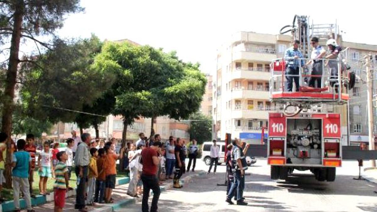 Evden Gelen Lağım Kokusu Ceset Kokusu Sanılınca Polis Harekete Geçti
