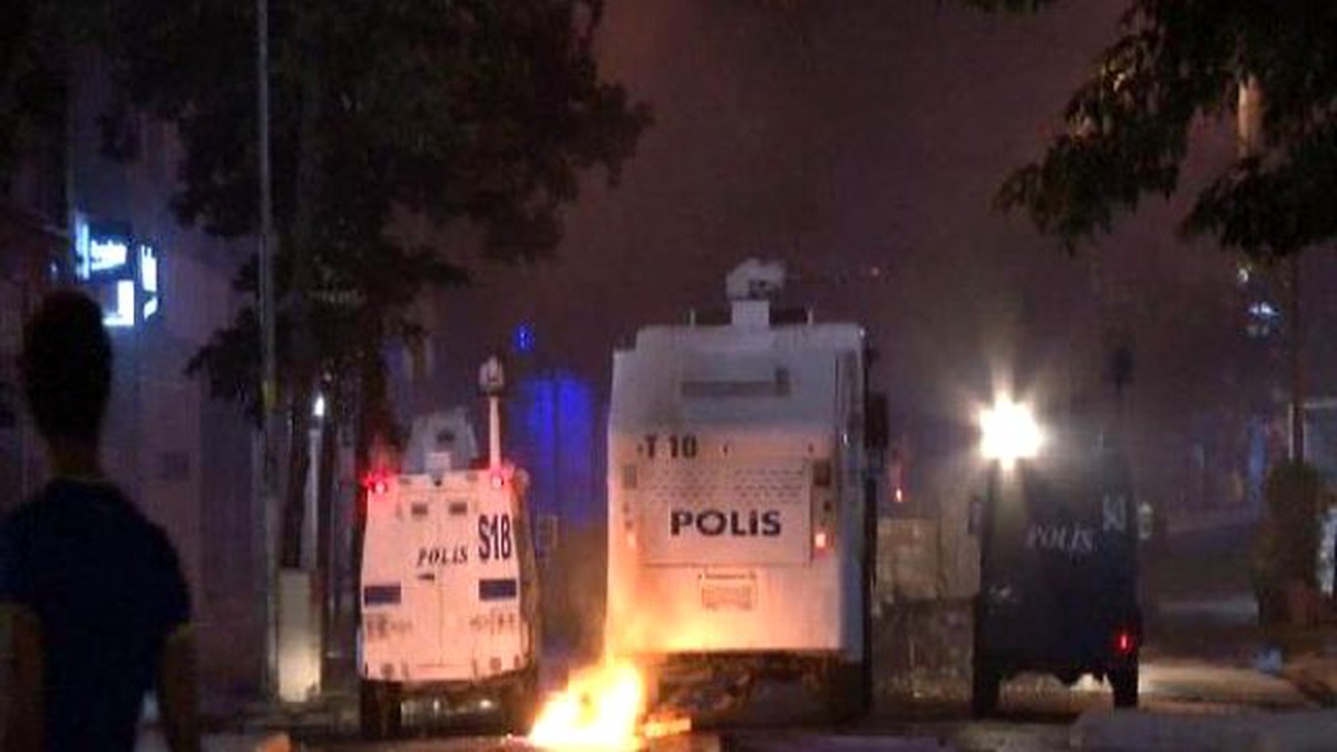 Gazi Mahallesi\'nde Polis Müdahalesi