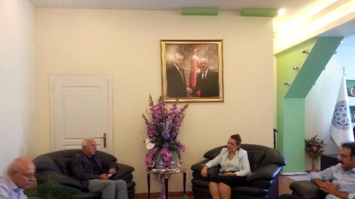 İş Kadınları ve İş Adamları Konfederasyonu Genel Başkanı Nezaket Emine Atasoy Ticaretin Merkezi...