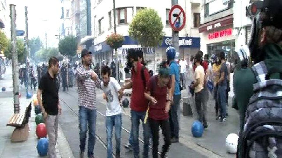 Kadıköy\'de Eylemcilere Polis Müdahalesi