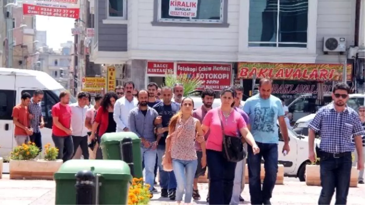 Mersin\'de Terör Operasyonu: 13 Gözaltı