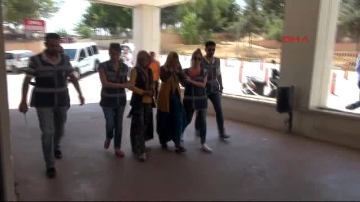Şanlıurfa - Canlı Bomba\' Diye İhbar Edilen Halk Otobüsündeki Kadınlar, Hırsızlıktan Gözaltına Alındı