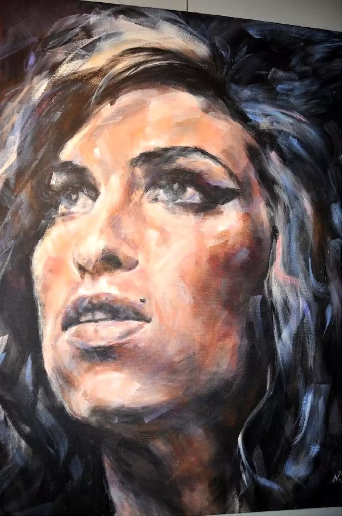 Turkey\'s Resort Town Remembers Amy Winehouse With An Exhibition