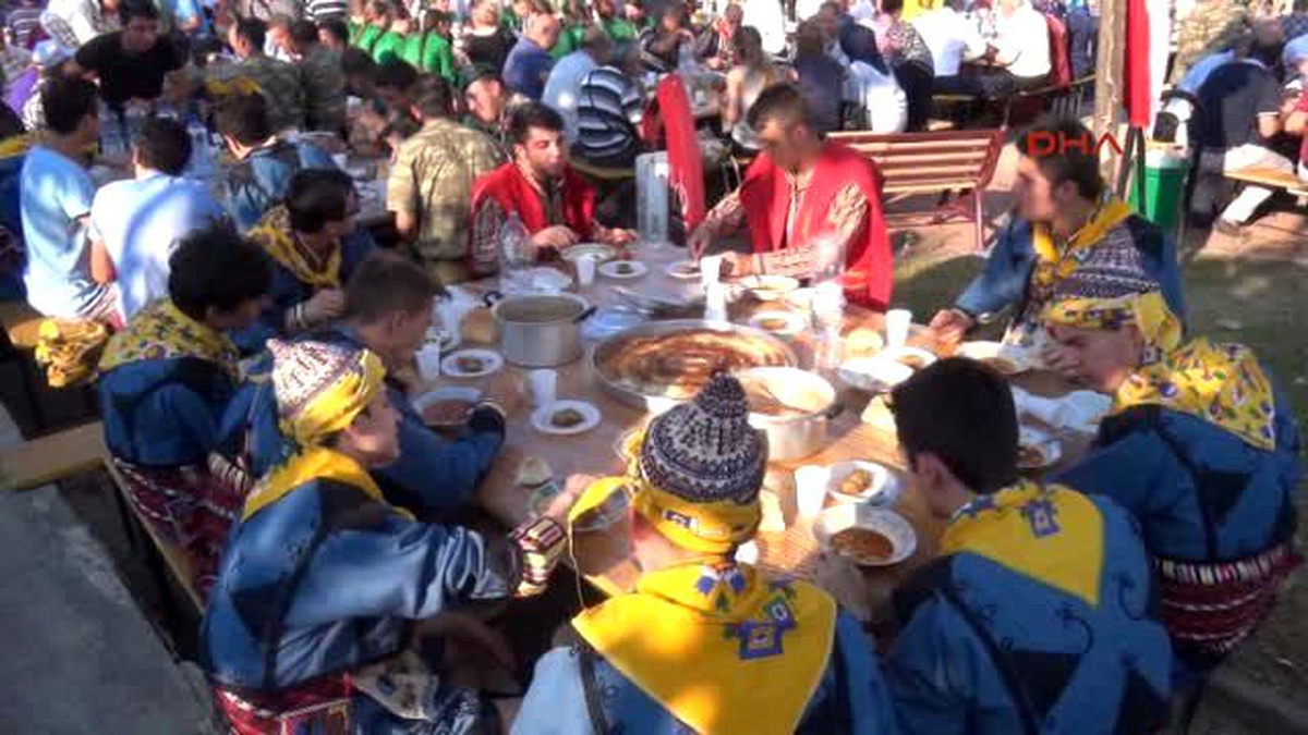 625 Yıl Sonra Kosova Sokaklarında Mehter Marşı