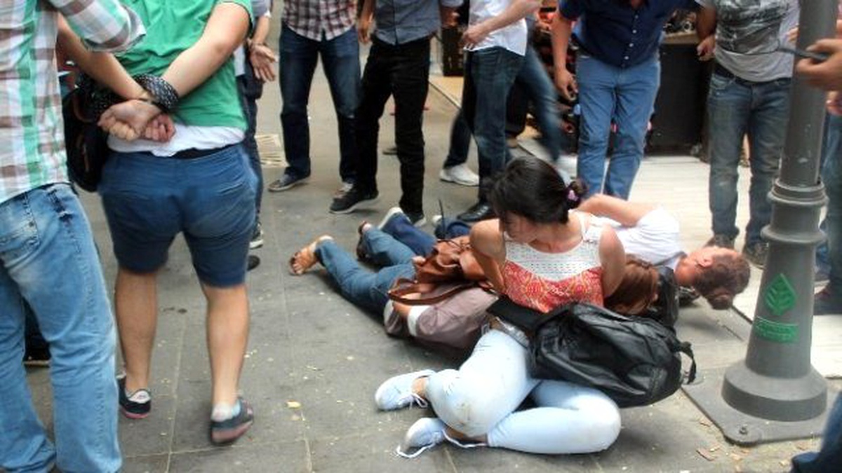 Barış Bloku Yürüyüşüne Polis Müdahale Etti