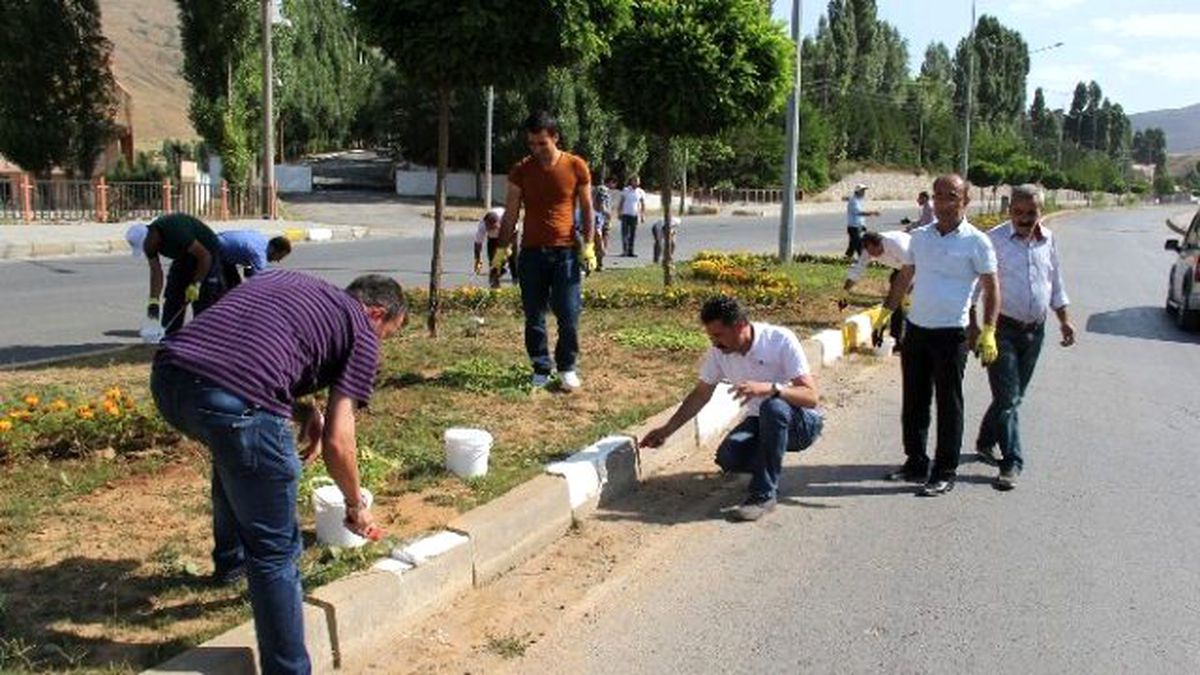 Bitlis Belediyesinden Çevre Düzenlemesi Çalışmaları
