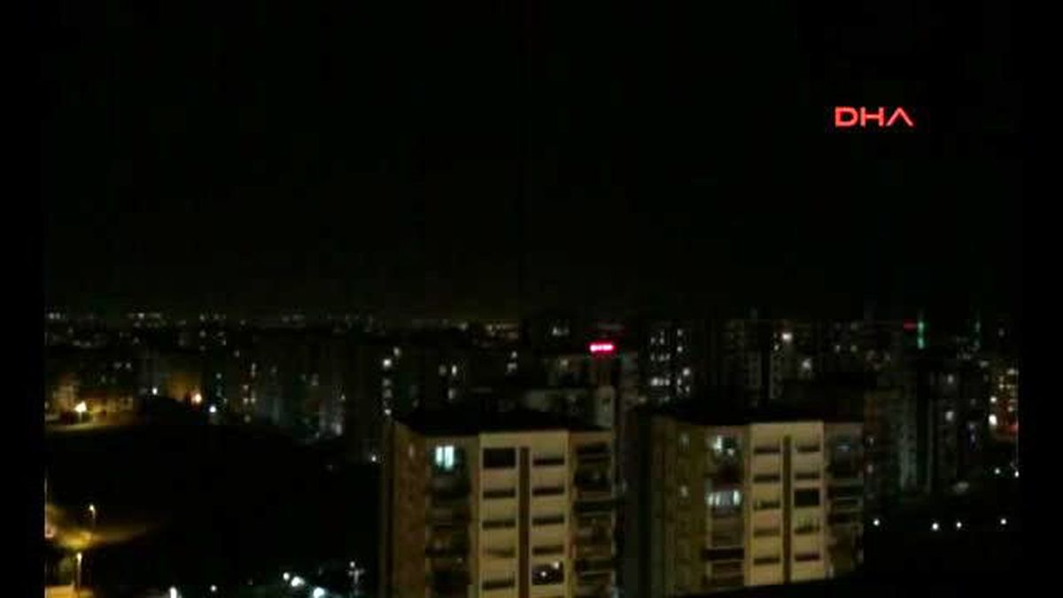 Diyarbakır\'da Savaş Uçağı Hareketliliği