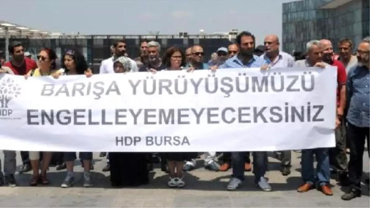 HDP\'lileri Kalabalık Sivil Polis Çemberi Korudu