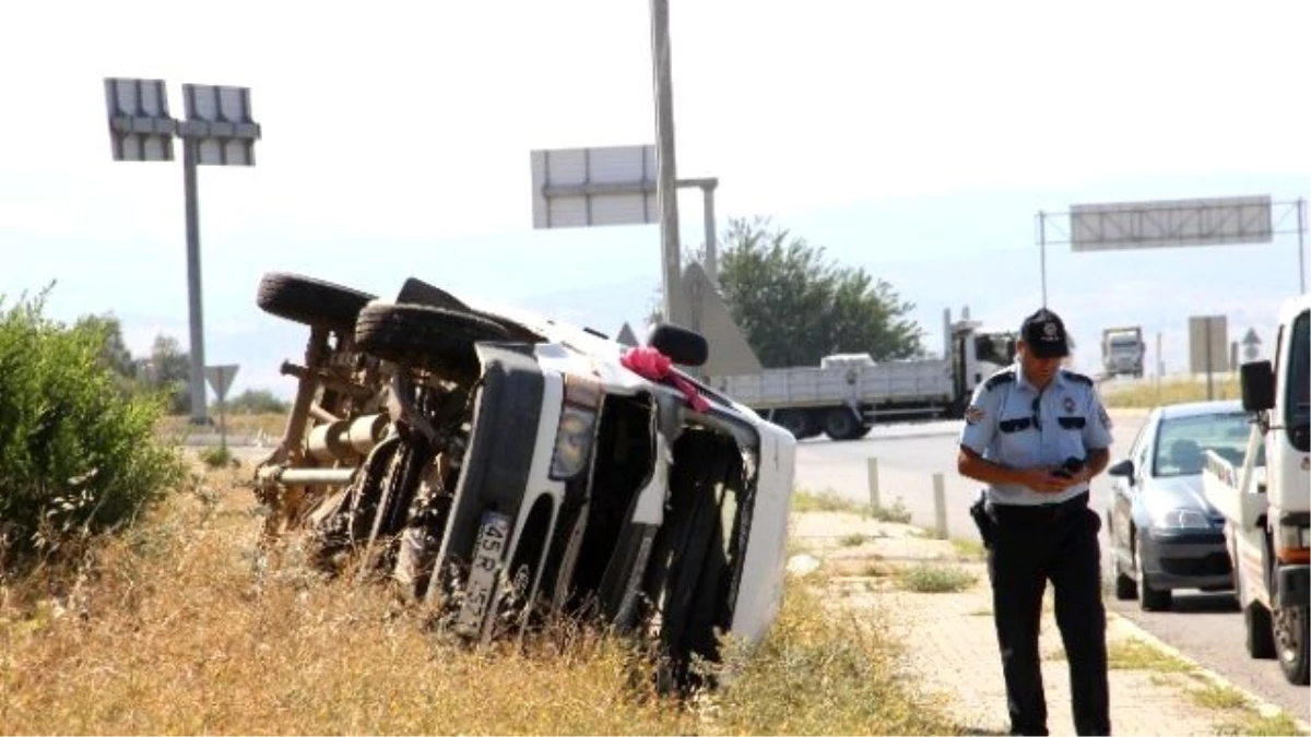 Manisa\'da Trafik Kazası: 2 Yaralı