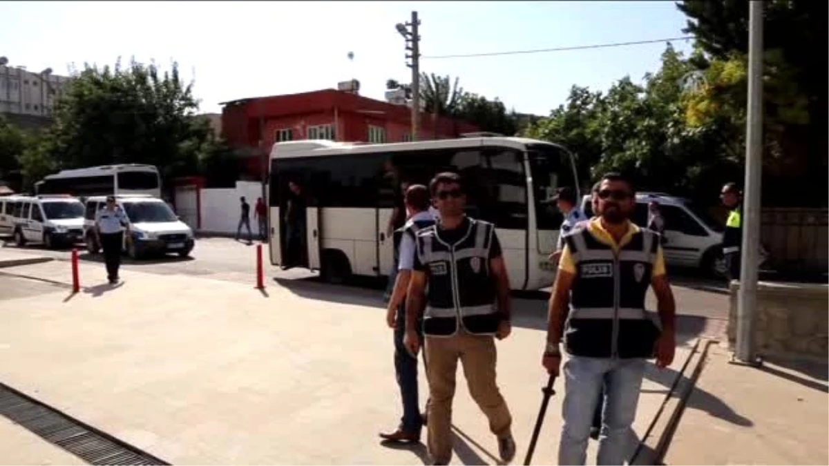 Terör Örgütü PKK\'ya Yönelik Operasyonda 15 Kişi Adliyeye Sevk Edildi