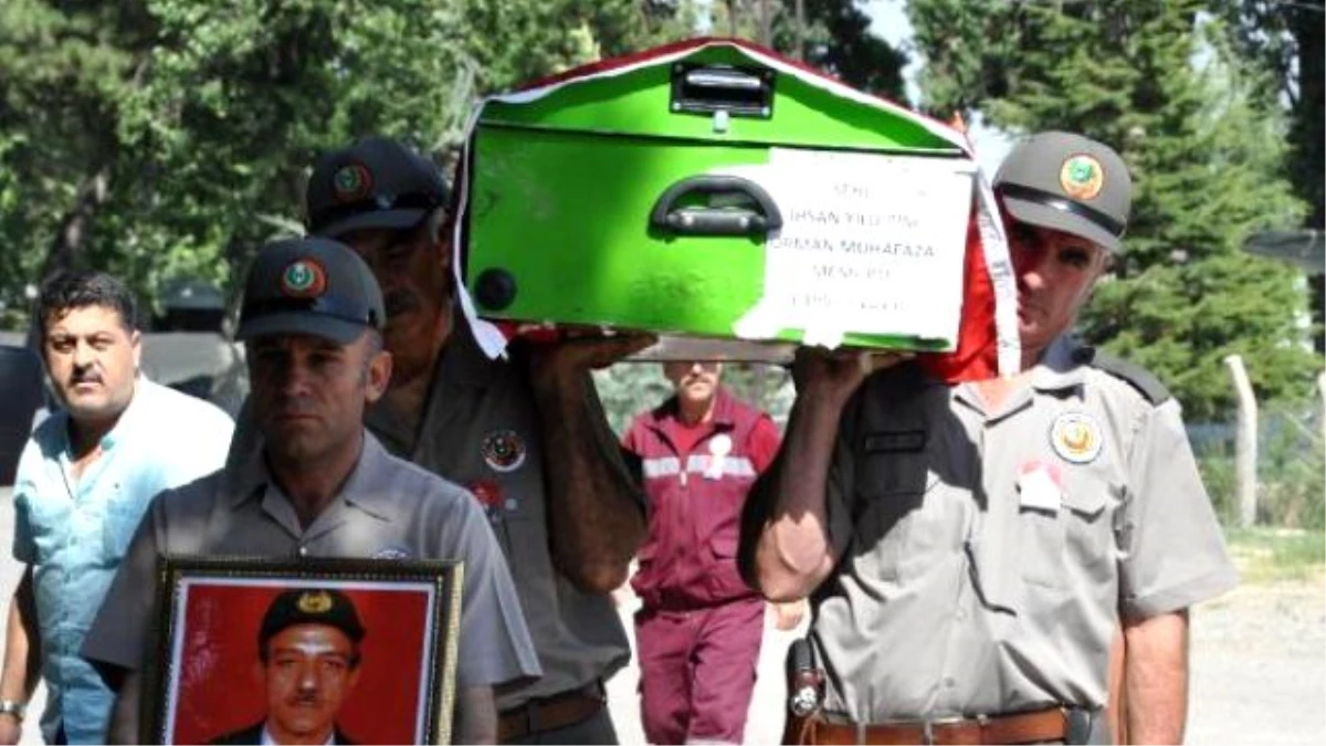 Yangın Söndürme Çalışmaları Sırasında Dozer Altında Kalan Orman Muhafaza Memuru Öldü