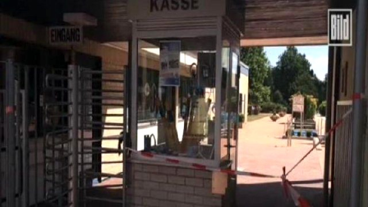 Atlama Kulesinden Boş Havuza Atlayan Gençler Hayatını Kaybetti...