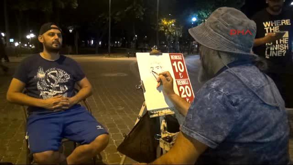 Bursa 45 Yıldır Aynı Parkta Portre Çiziyor