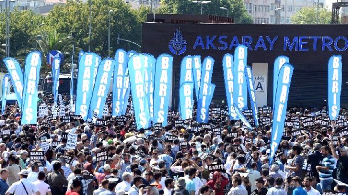 Büyük Barış Yürüyüşü\'ne Getirilen Yasak Protesto Edildi
