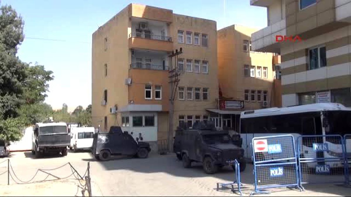 Cizre? de Emniyet Müdürlüğü Ek Binasına Silahlı Saldırı