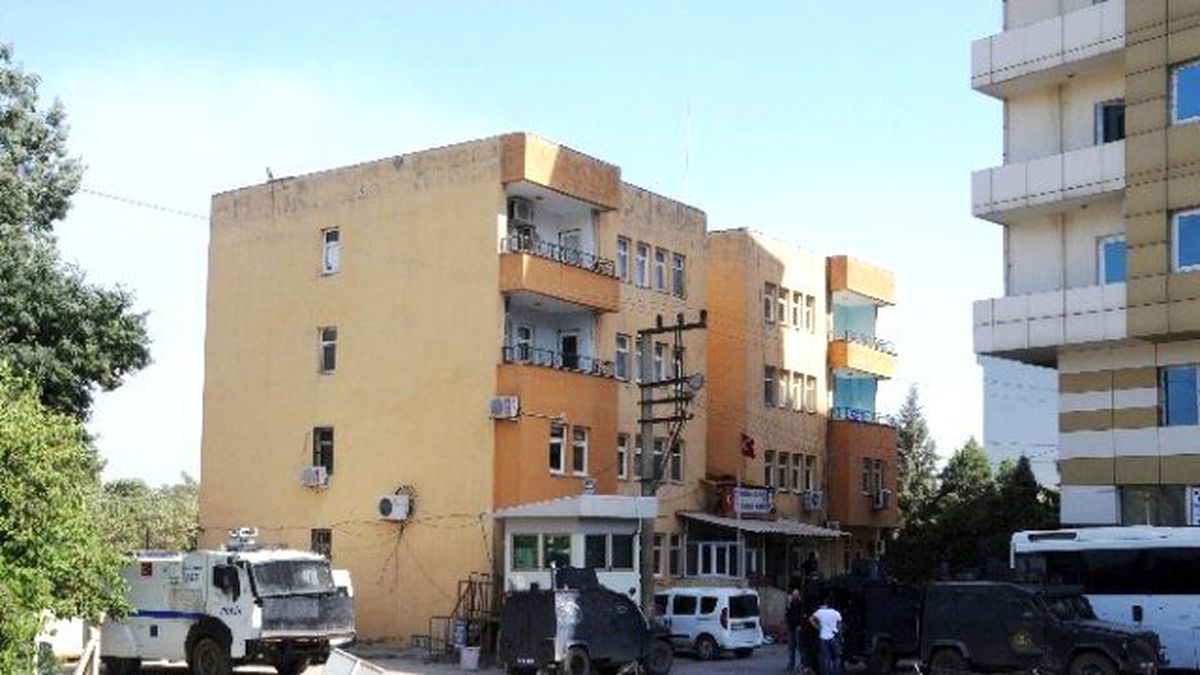 Cizre Emniyet Müdürlüğü Ek Binasına Silahlı Saldırı