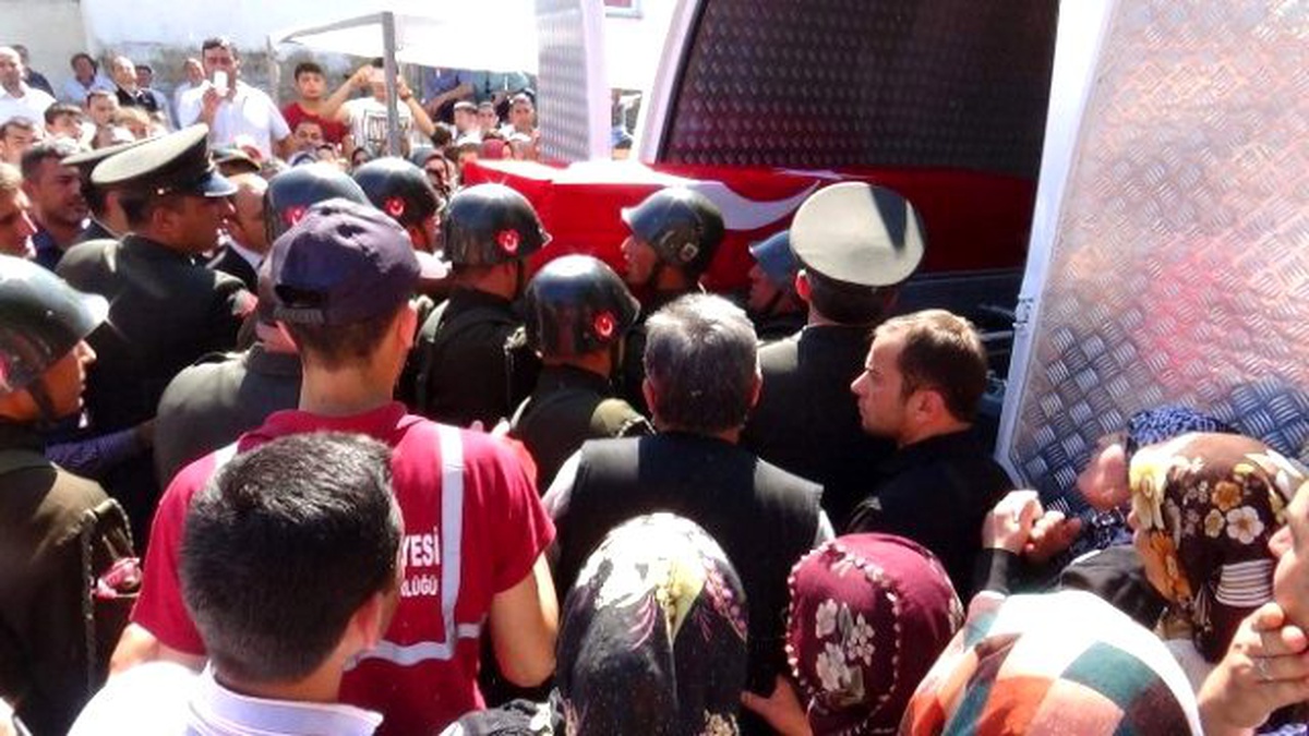 Diyarbakır\'da Şehit Olan Uzman Çavuşun Cenazesi Yozgat\'a Getirildi
