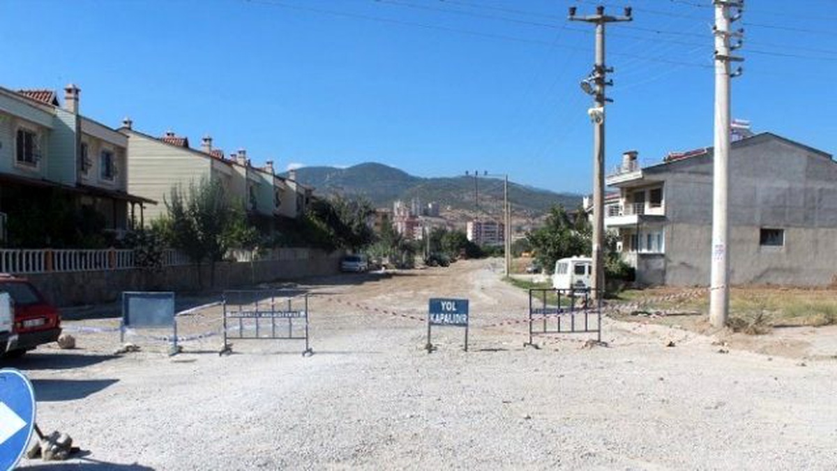 Edremit\'te Altyapısı Tamamlanan Yollar Asfaltlanıyor
