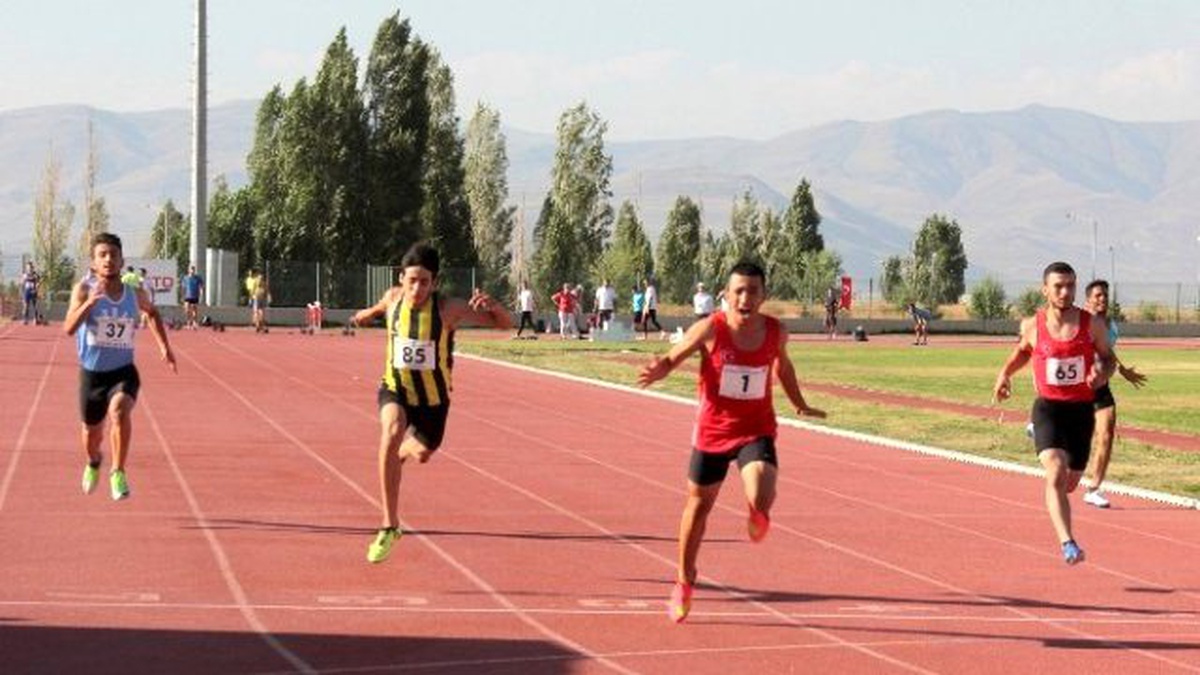 Erzurum 1. Sprint ve Bayrak Yarışları Rekorlarla Başladı