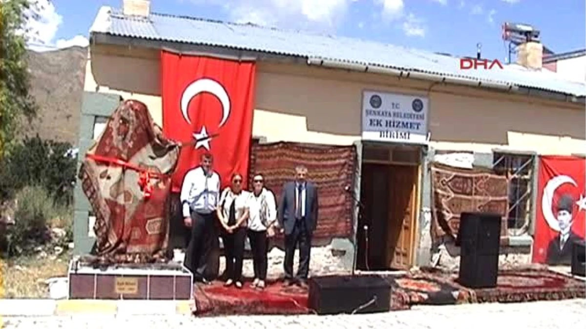 Erzurum Bingör Sönmez, Şenkaya\'daki Heykel Açılışına Çelik Yelek Giyerek Gitti