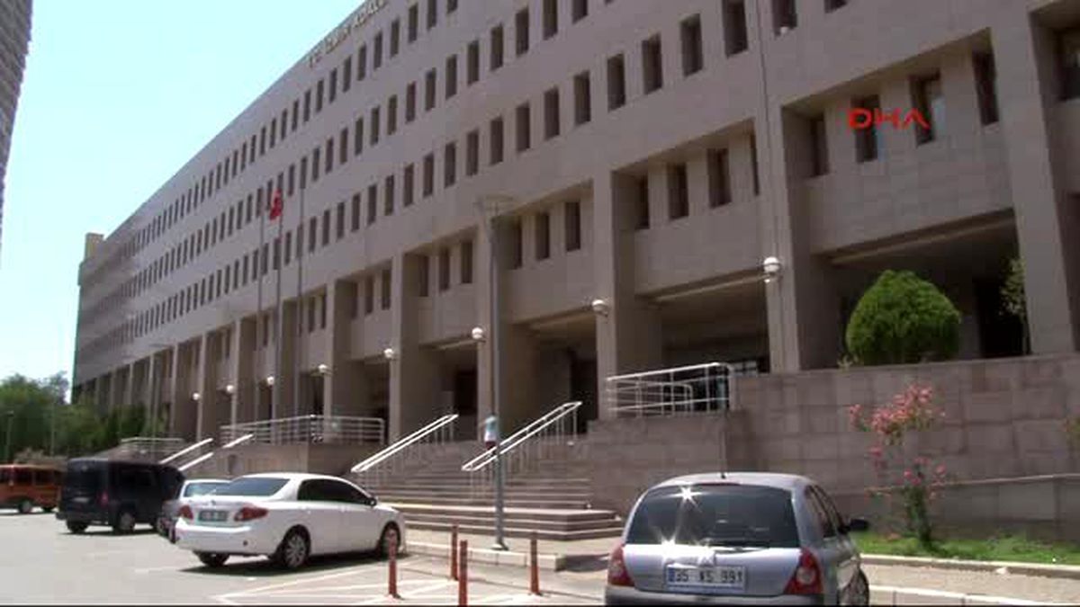 İzmir "Paralel Yapı" Operasyonu Zanlıları Adliyede